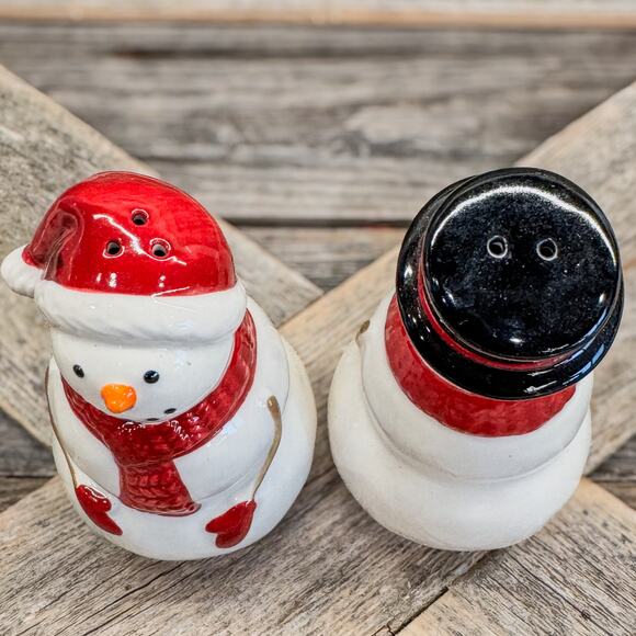 St. Nicholas Square Yuletide Snowman Couple Salt and Pepper Shaker Set, 4.25"H - Picture 6 of 7